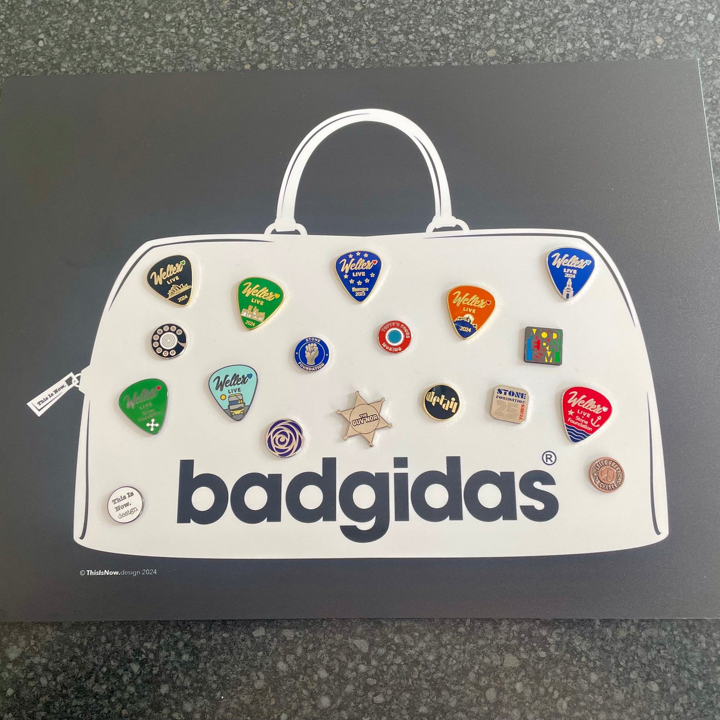 Collector's Display - 'Badgidas' (W) - Free UK P+P